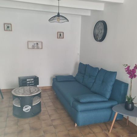 Jolie Petite Maison Dans Village Fortifie Brigueuil 外观 照片