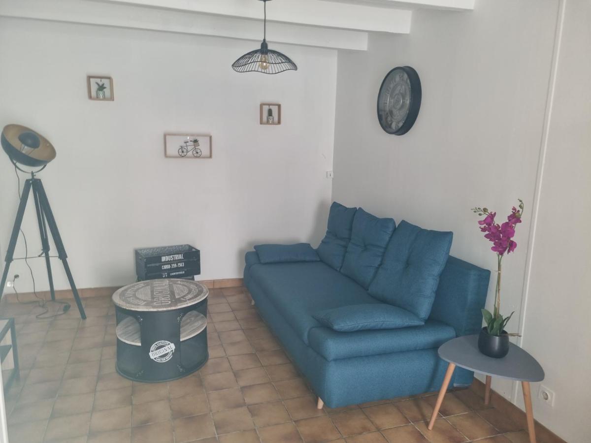 Jolie Petite Maison Dans Village Fortifie Brigueuil 外观 照片