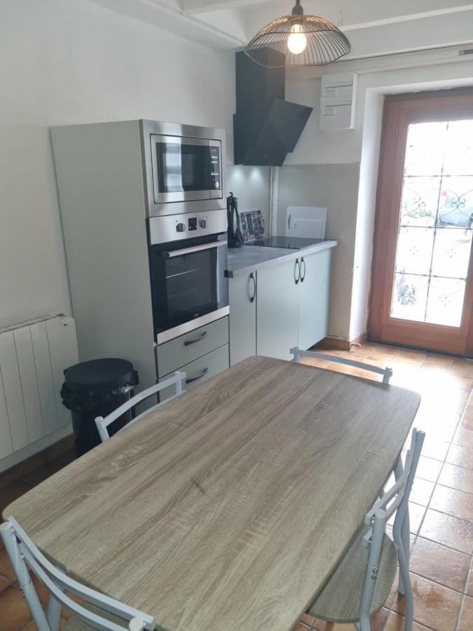 Jolie Petite Maison Dans Village Fortifie Brigueuil 外观 照片
