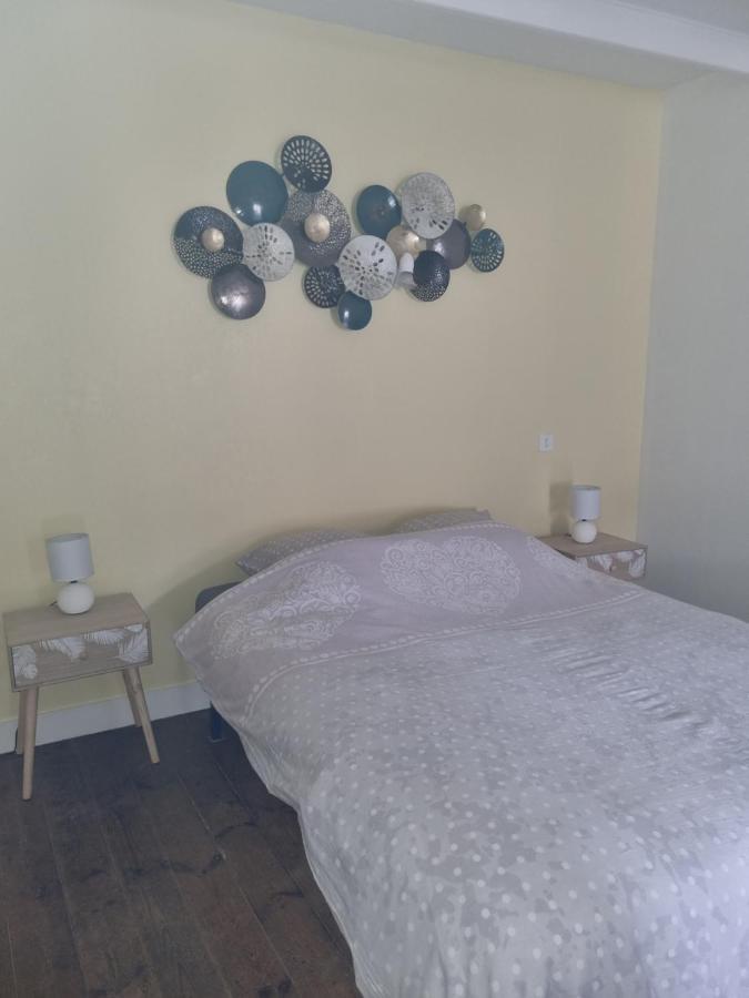 Jolie Petite Maison Dans Village Fortifie Brigueuil 外观 照片