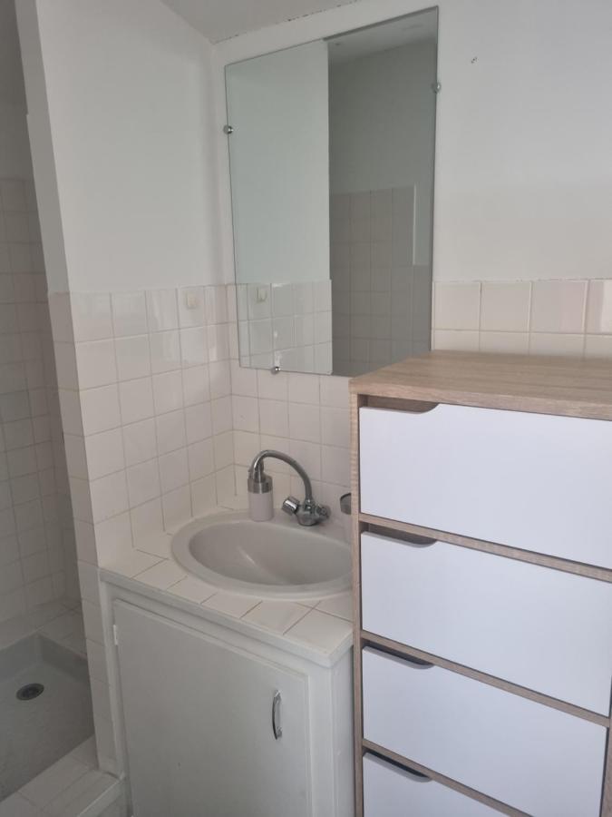 Jolie Petite Maison Dans Village Fortifie Brigueuil 外观 照片